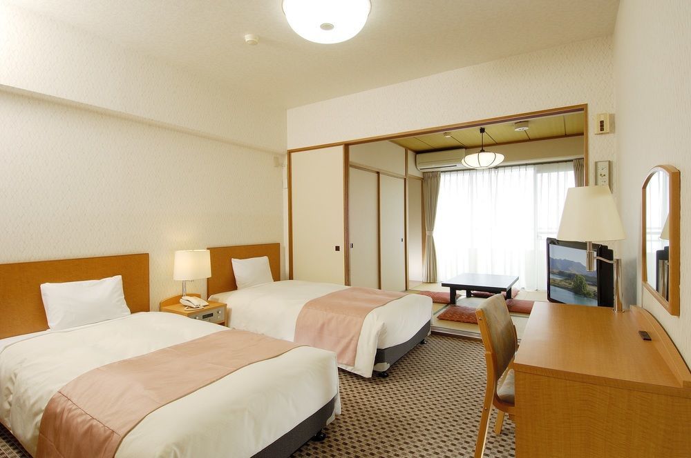 Wisterian Life Club Atami Hotel Atami  Ngoại thất bức ảnh